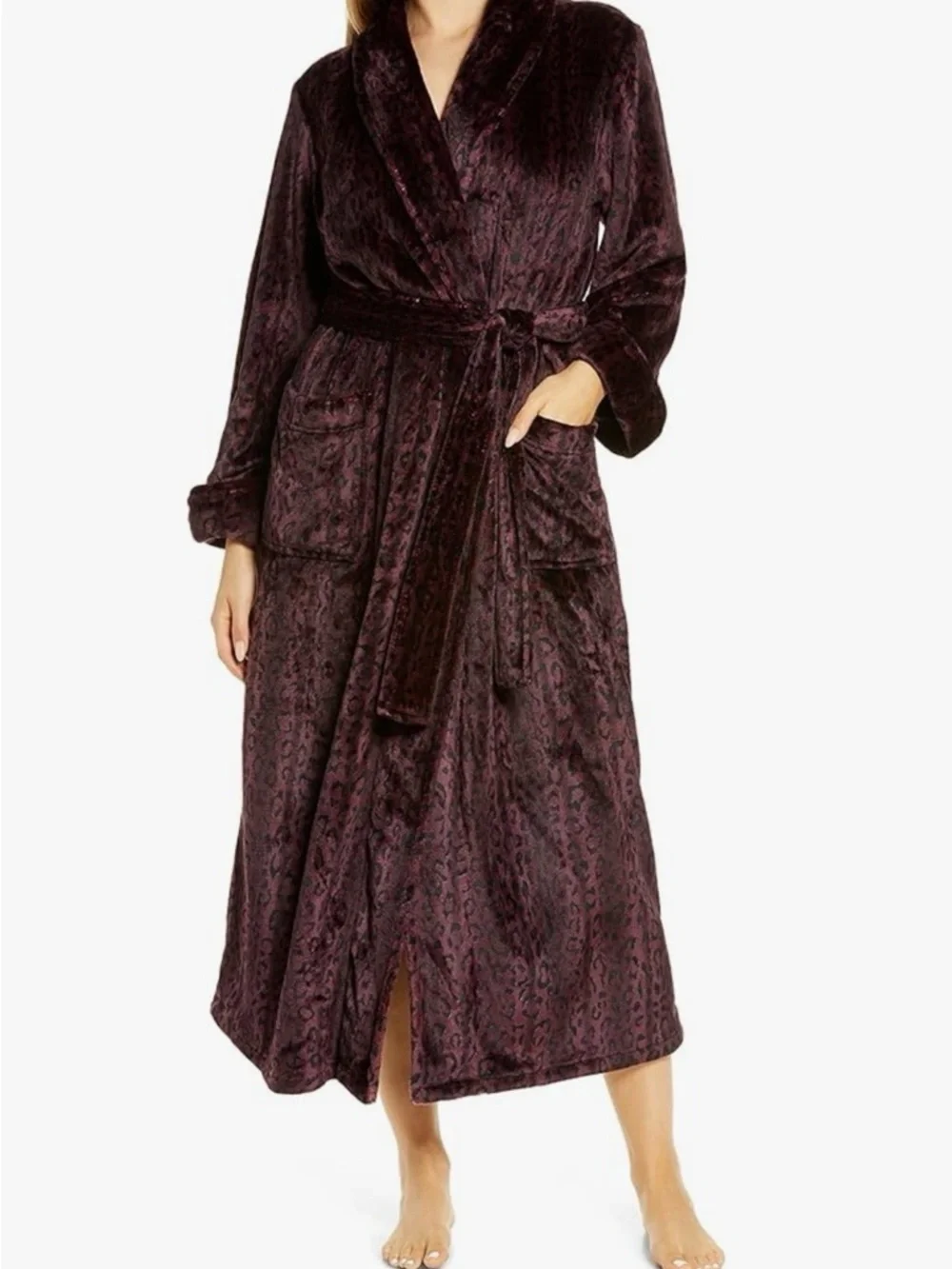 NWT Natori Private Luxuries Plush Burgundy Leopard Print Robe Cozy, size Large